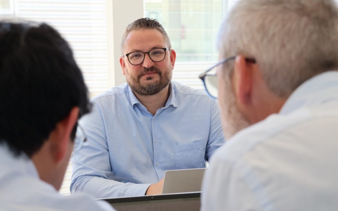 Dries Laheye en una reunión. Primer plano del nuevo CEO de TEWIS, miembro del grupo Daikin